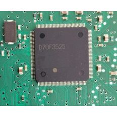 MCU D70F3526 QFP-144